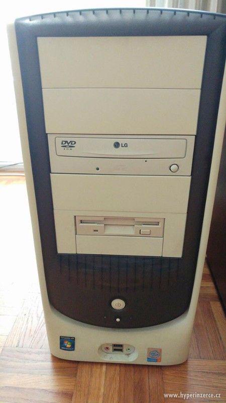 Pc včetně Lcd monitoru,klávesnice a myši