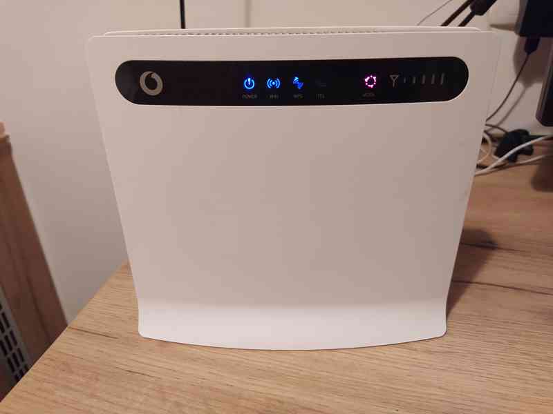 LTE modem Huawei Vodafone B3000 - foto 1