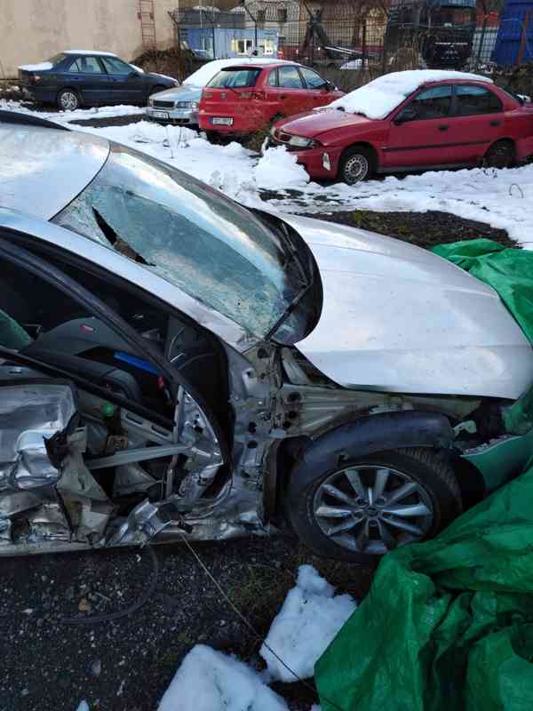Škoda Octavia III. - poškozená, k opravě - poptávka  - foto 11