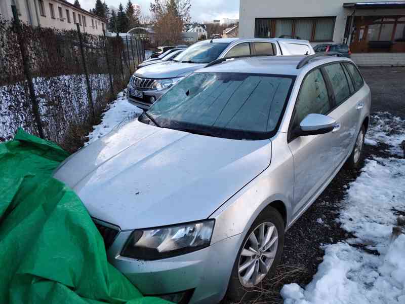 Škoda Octavia III. - poškozená, k opravě - poptávka  - foto 14