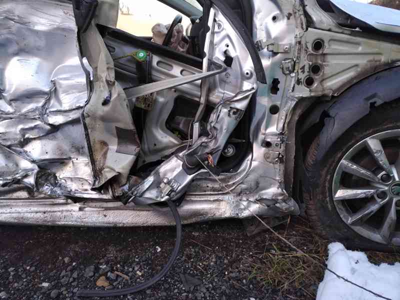 Škoda Octavia III. - poškozená, k opravě - poptávka  - foto 10