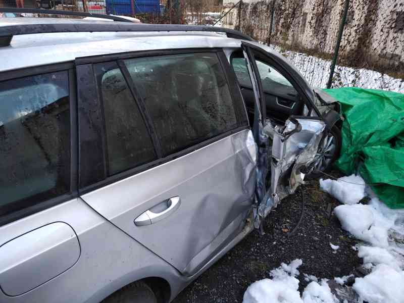 Škoda Octavia III. - poškozená, k opravě - poptávka  - foto 5