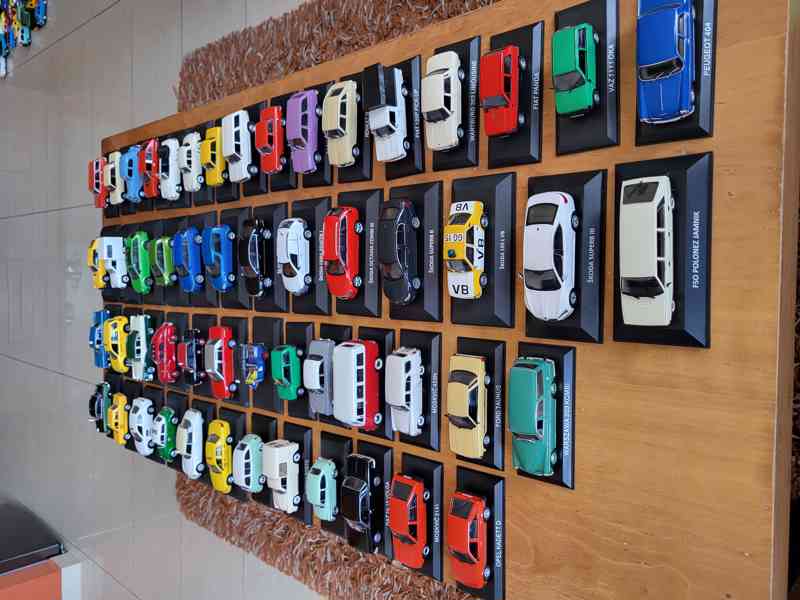 Prodám sbírku modelů aut a autobusů 176 ks. - foto 6
