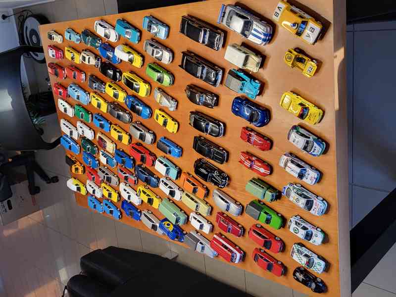 Prodám sbírku modelů aut a autobusů 176 ks. - foto 2