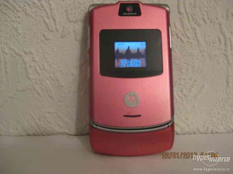 MOTOROLA RazrV3+SIM karta ZDARMA!!! - foto 2