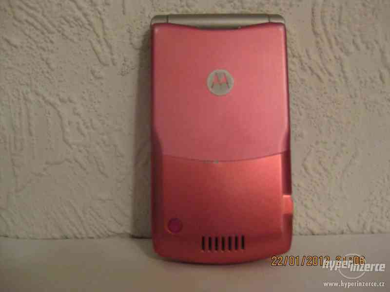 MOTOROLA RazrV3+SIM karta ZDARMA!!! - foto 3