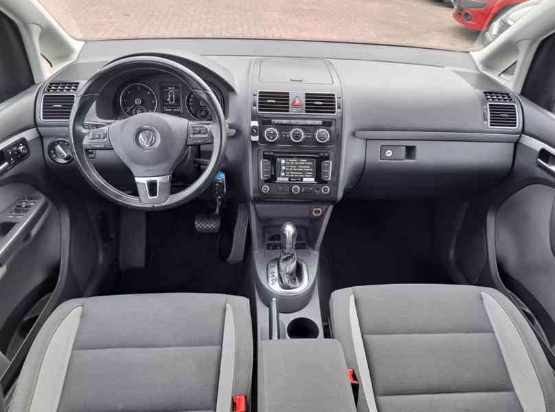 Volkswagen Touran 2,0TDI DSG Life 103kw - foto 14