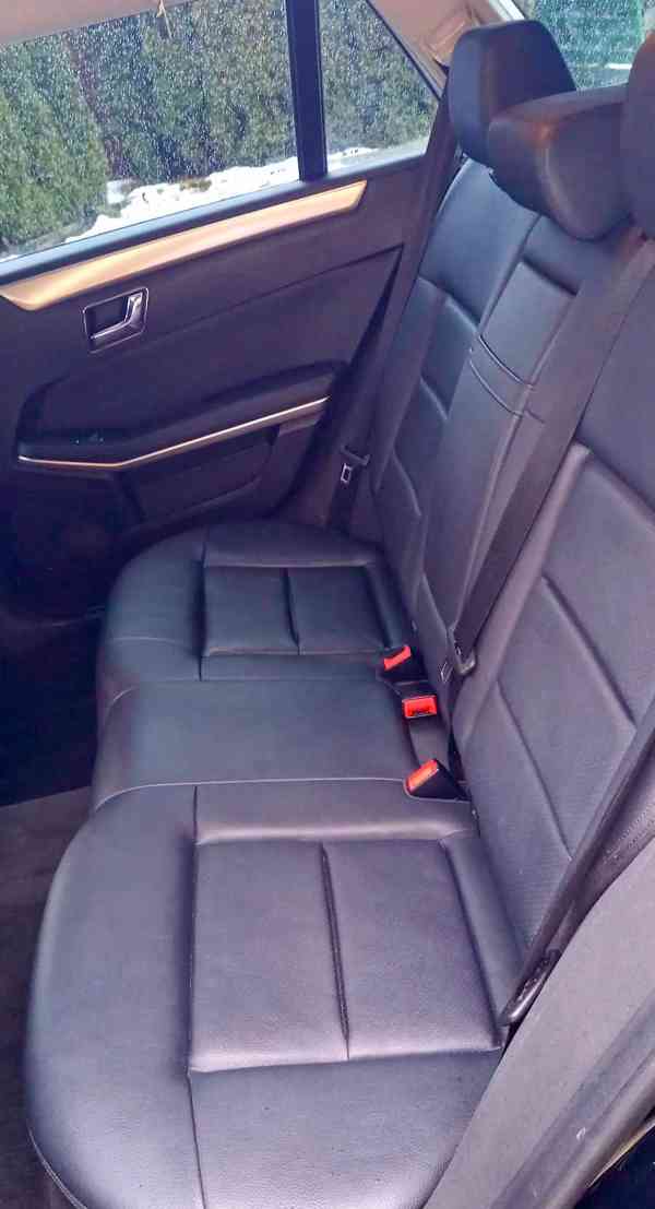 Prodám Mercedes-Benz 212 KOMBI - foto 12