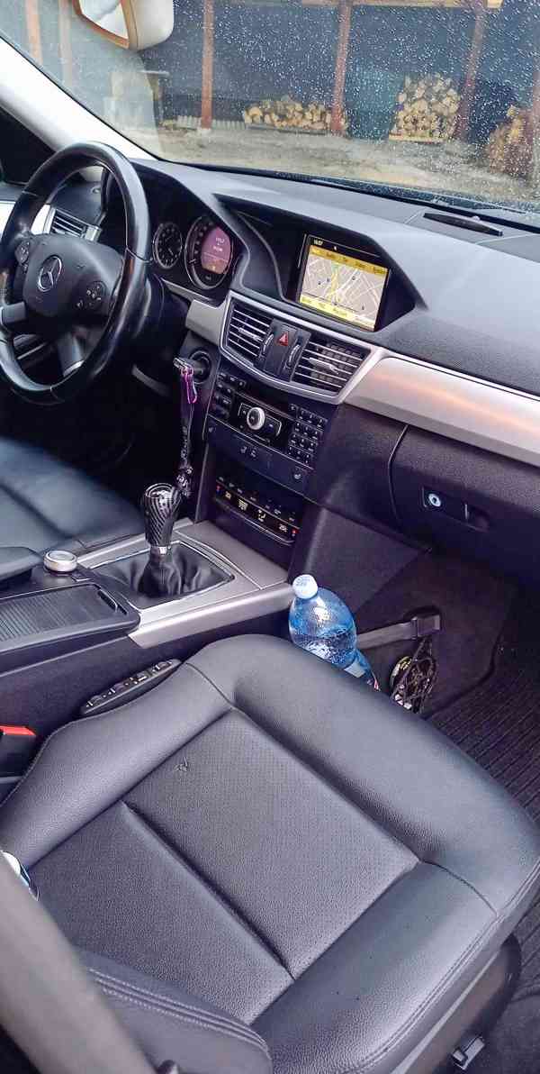 Prodám Mercedes-Benz 212 KOMBI - foto 7