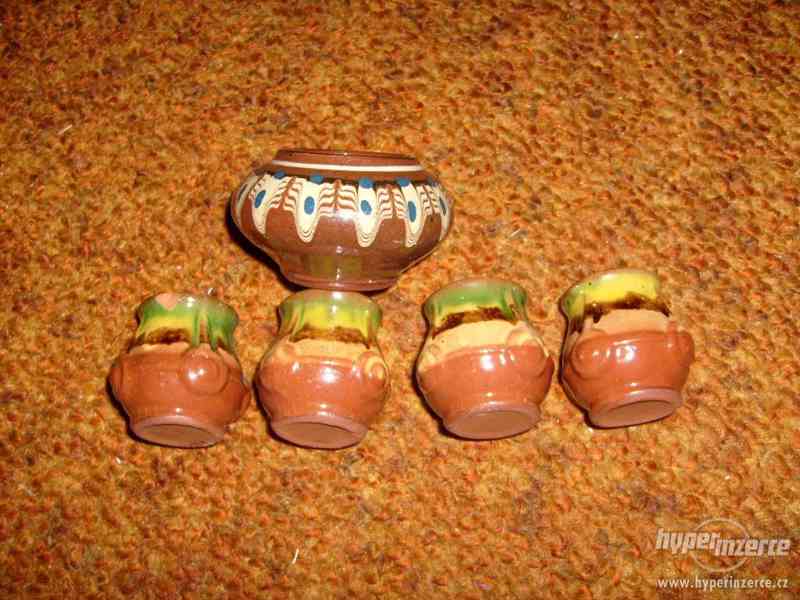 4 kusy keramických panáků + 1 ks malá váza - foto 4