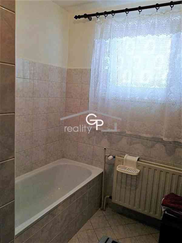 Pronájem RD s garáží a zahradou, Včelná u ČB - foto 12