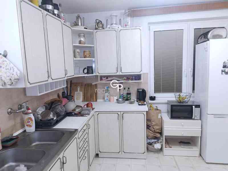 Pronájem RD s garáží a zahradou, Včelná u ČB - foto 2