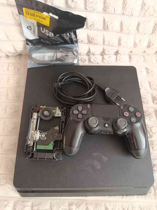 PS4 Slim  - foto 1