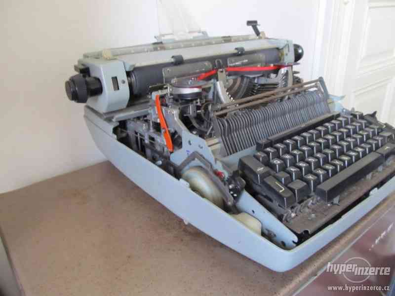 Elektrický psací stroj JATRAŇ (SSSR). - foto 7