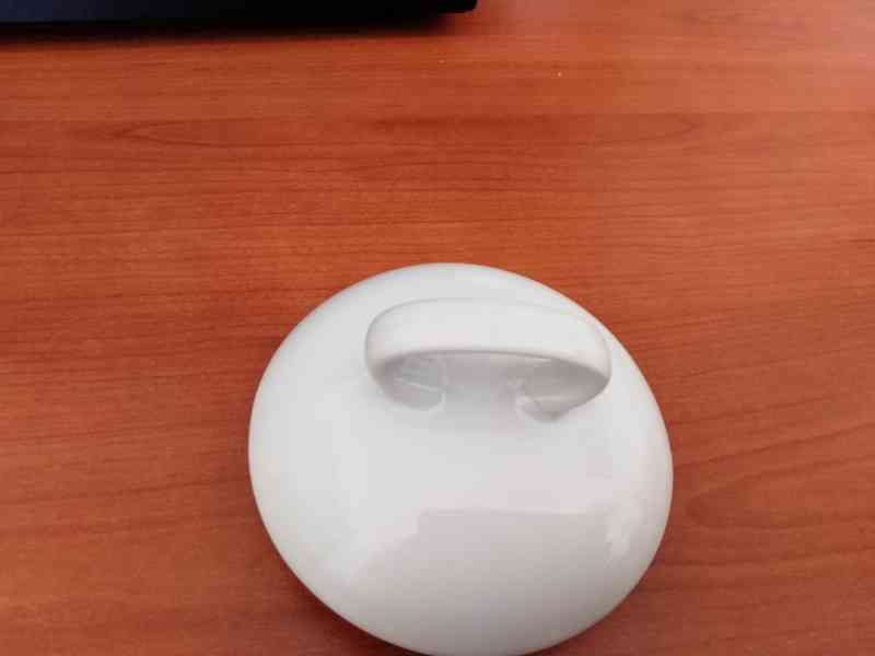 PRODÁM PORCELÁNOVOU KONVICI Z LET 1934-1942  - foto 4