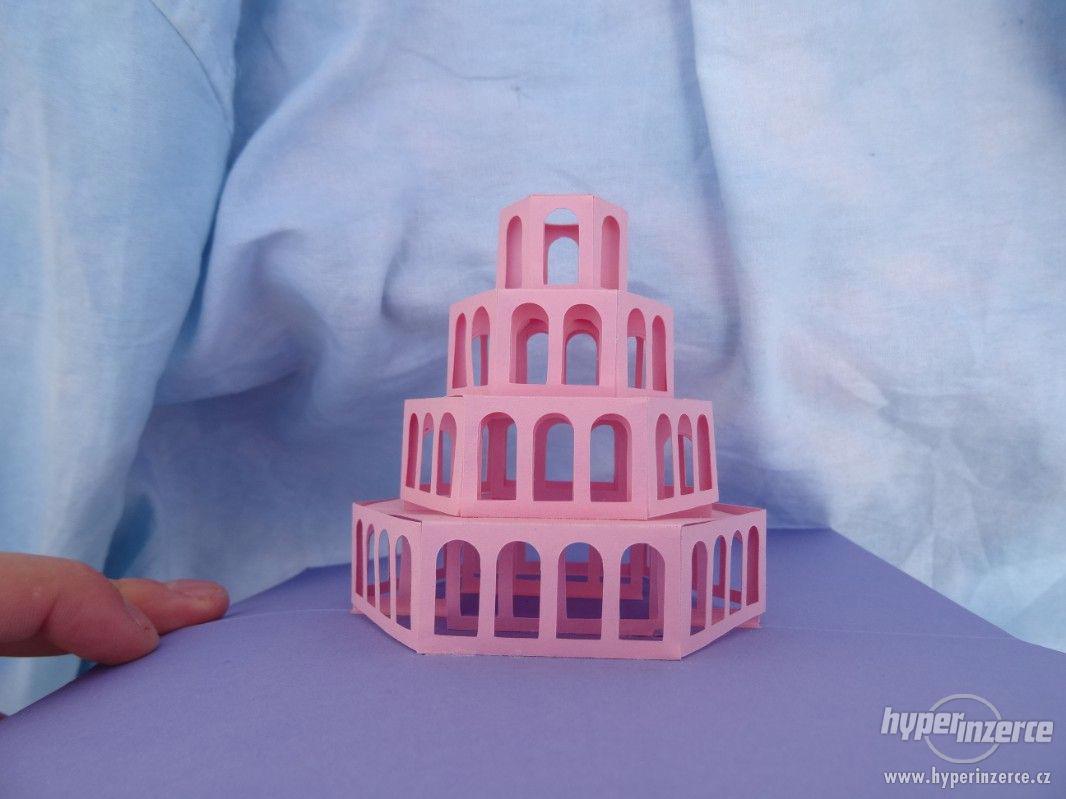 Dekorační 3D papírové rozkládací přání, stavba (S06) - foto 1