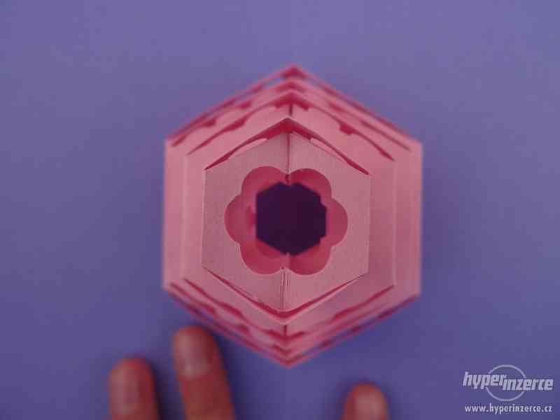 Dekorační 3D papírové rozkládací přání, stavba (S06) - foto 5