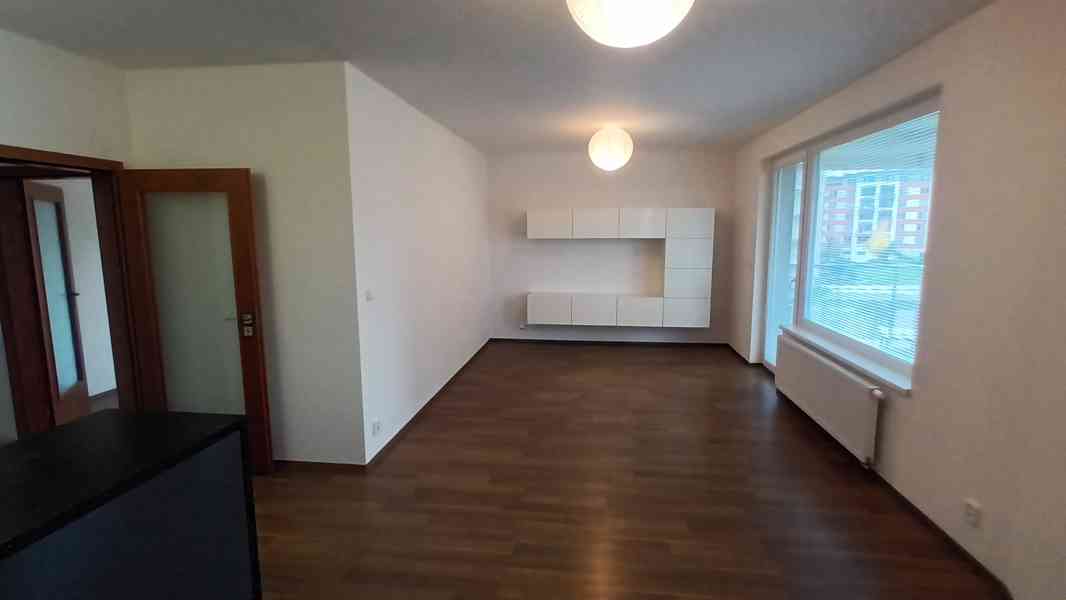 Pronájem bytu 3+kk/lodžie, garážové stání, Praze 5 – Zličín - foto 3