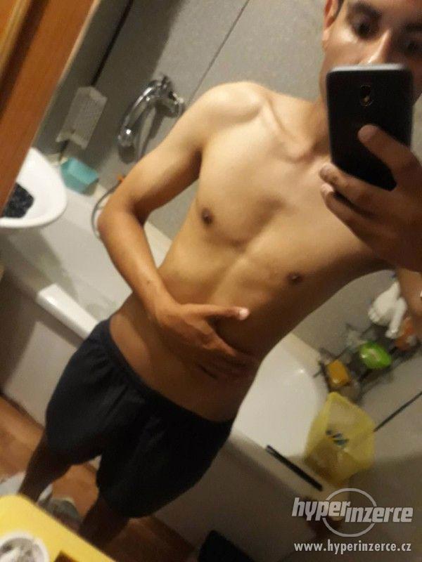 Hledám kamaráda - foto 1