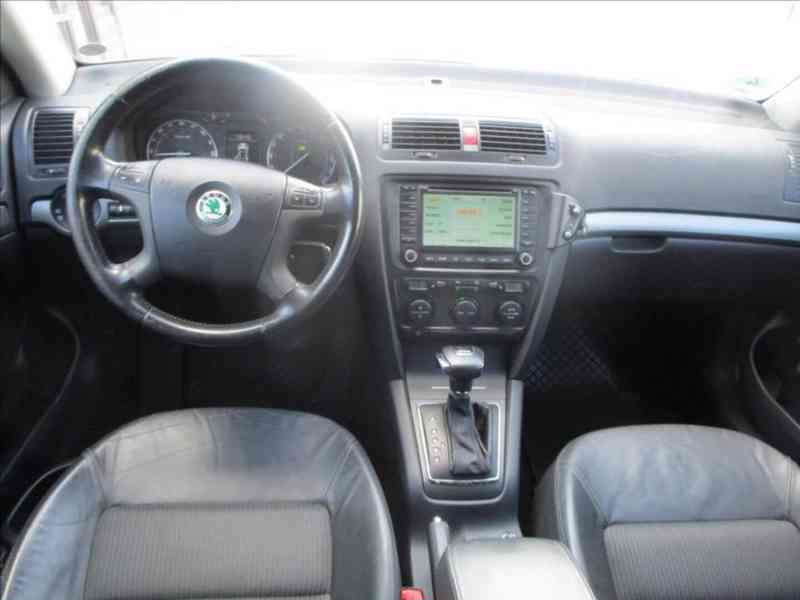 Škoda Octavia 2,0 TDI DSG - foto 10