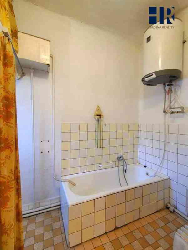 Prodej rodinného domu 3+1 v městě Jemnice - foto 10