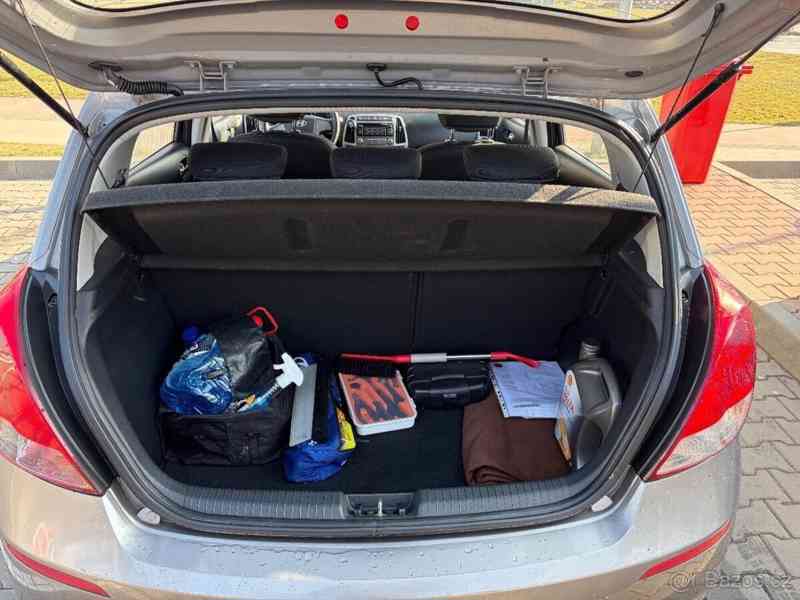 Hyundai i20 1,3 - foto 9