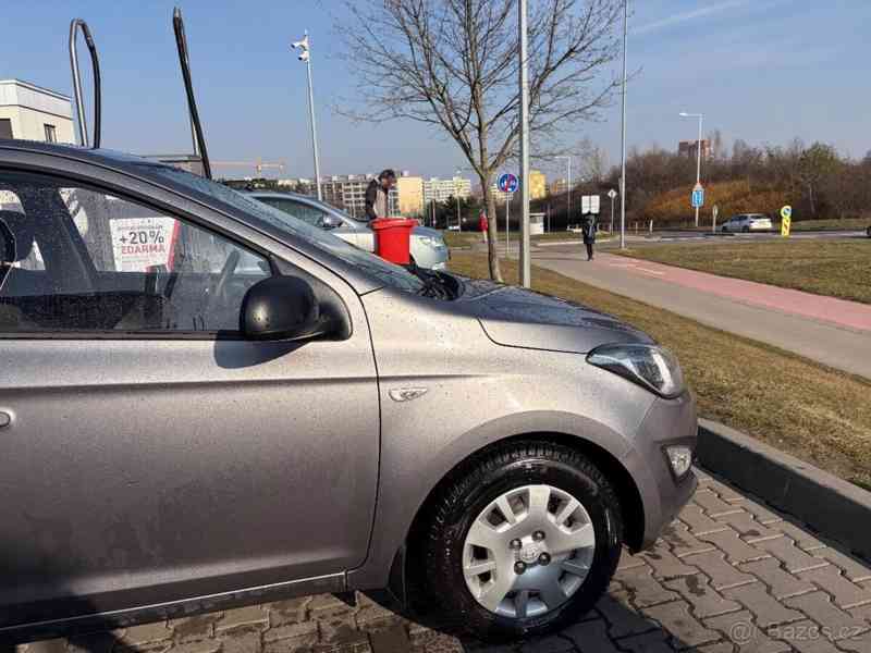 Hyundai i20 1,3 - foto 7