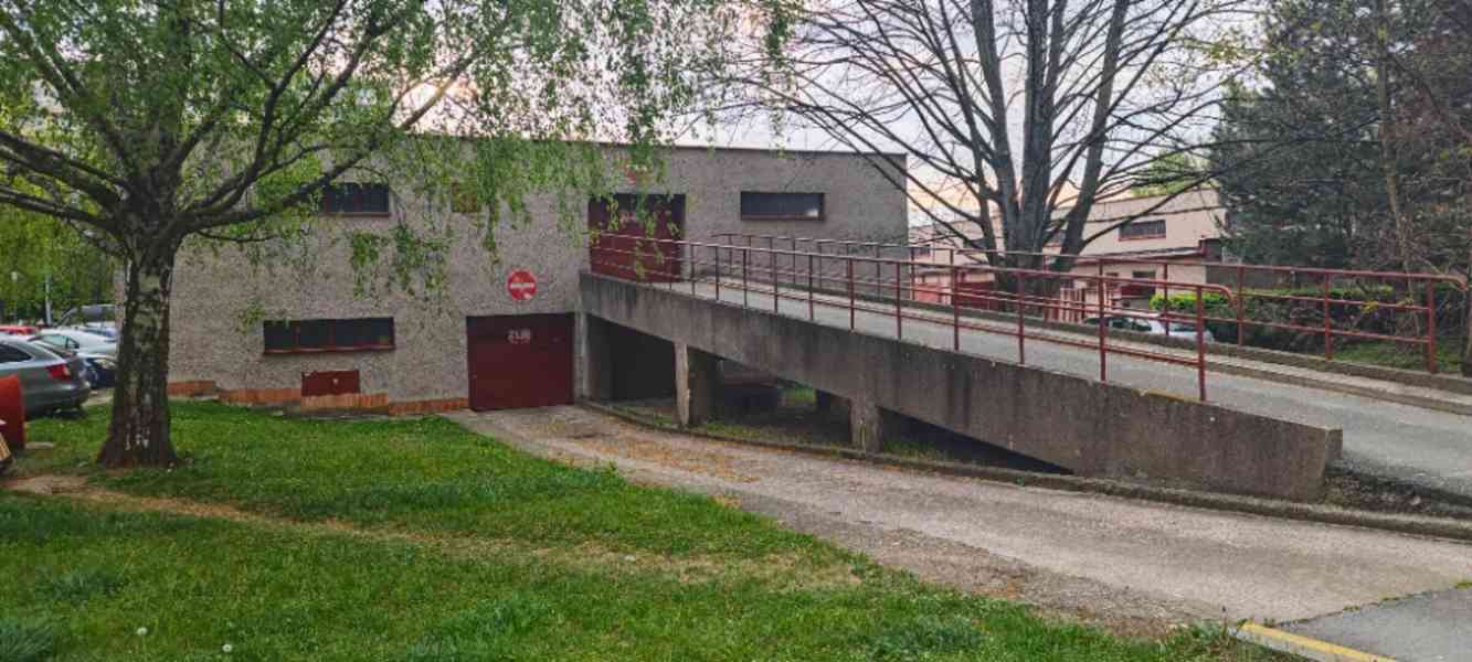 Pronajmu garáž Polabiny III. - Pardubice