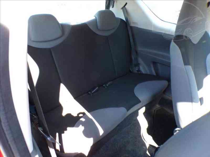 Peugeot 107 1,0 i POSILOVAČ ŘÍZENÍ - foto 10