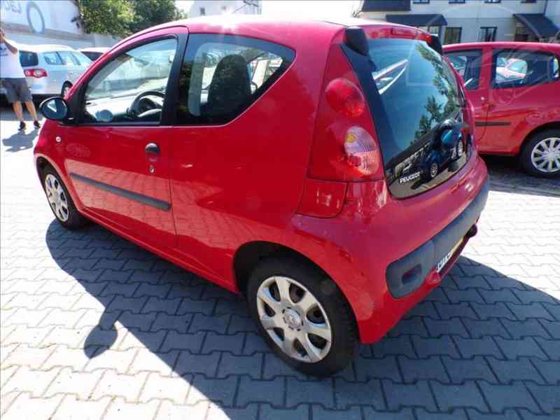 Peugeot 107 1,0 i POSILOVAČ ŘÍZENÍ - foto 3