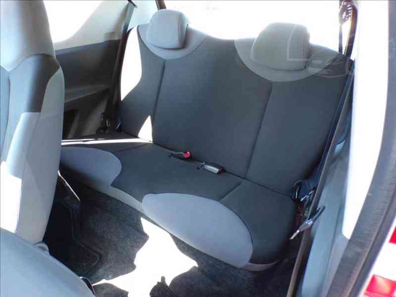 Peugeot 107 1,0 i POSILOVAČ ŘÍZENÍ - foto 8