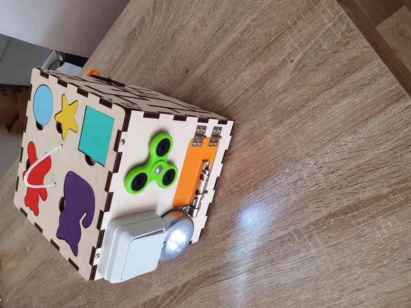 Montessori didaktická kostka - foto 1
