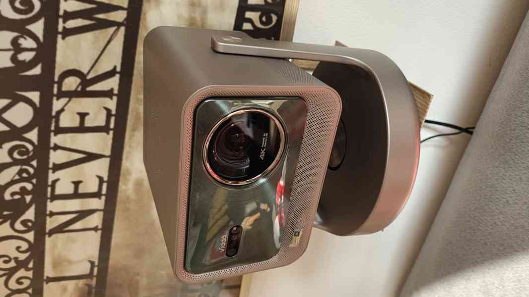 Prodám 4K laser projektor Hisense C2 Ultra - foto 1