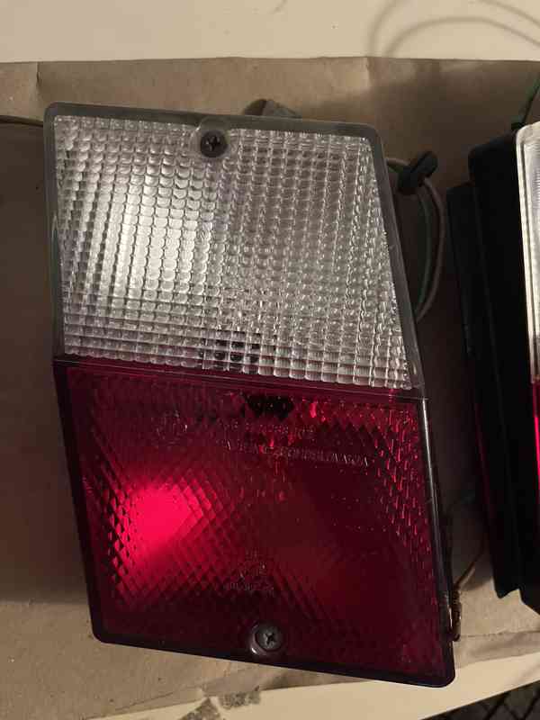 Zadní světla na ŠKODA FAVORIT FORMAN - foto 6