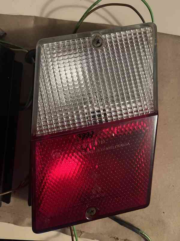 Zadní světla na ŠKODA FAVORIT FORMAN - foto 7