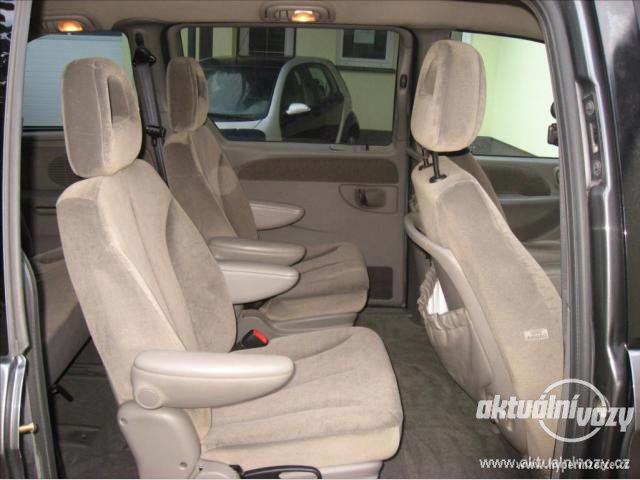 Chrysler Voyager 2.5, nafta, rok 2002, el. okna, STK, centrál, klima - foto 7