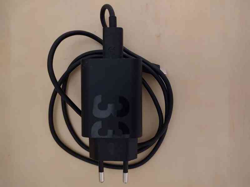 Mobilnì telefon Motorola za 2700 Kč - foto 11