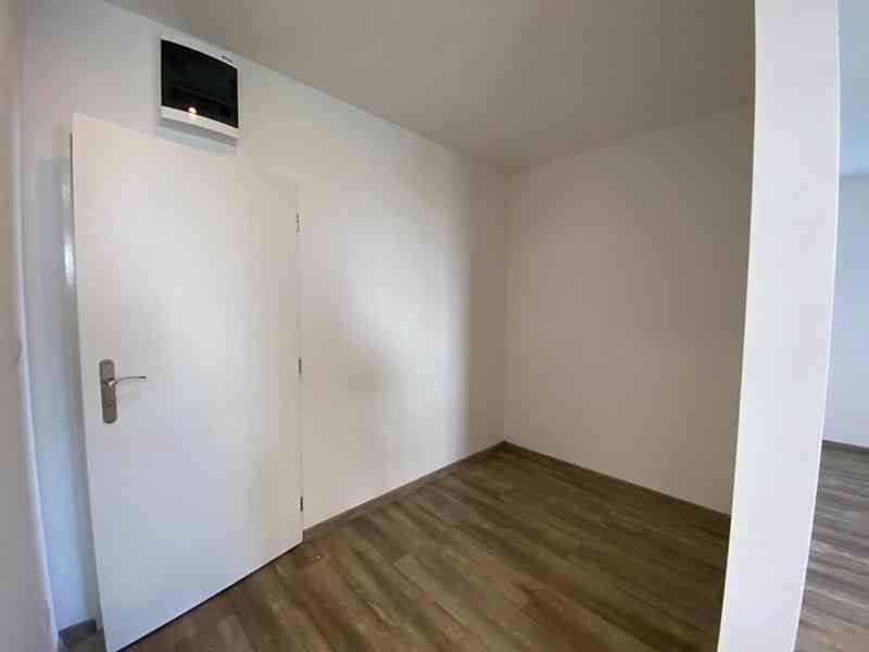 PRONÁJEM ÚTULNÉHO PROSTORNÉHO BYTU 1+KK, BRNO – MALOMĚŘICE  - foto 16