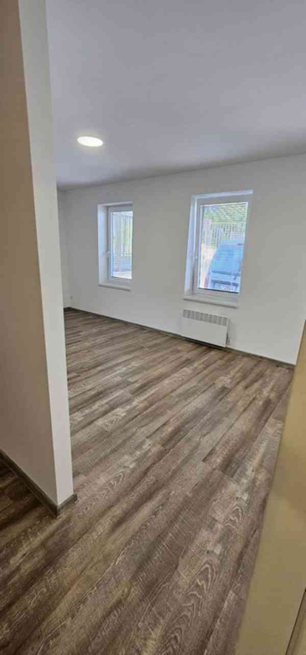 PRONÁJEM ÚTULNÉHO PROSTORNÉHO BYTU 1+KK, BRNO – MALOMĚŘICE  - foto 15