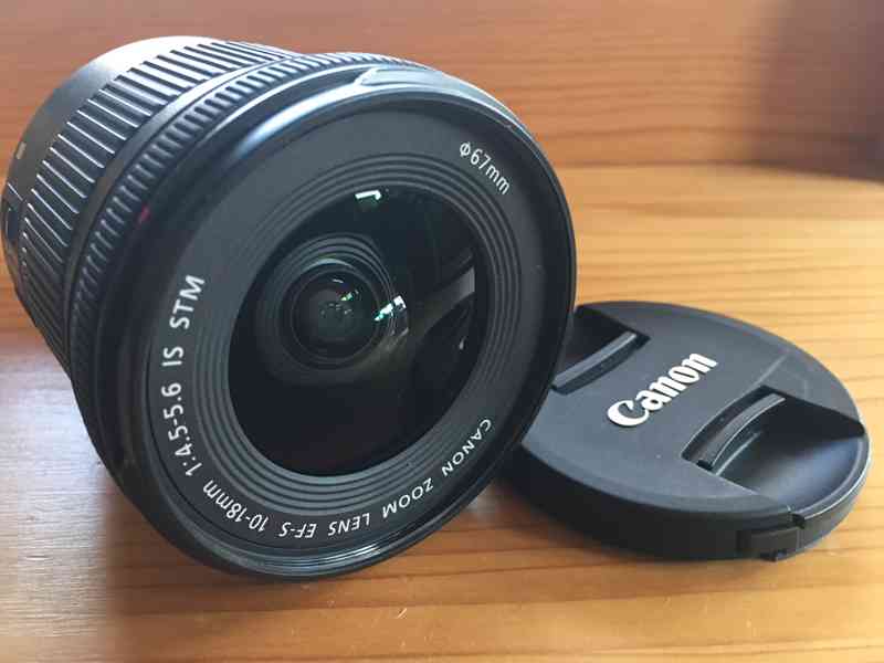 Objektiv Canon EF-S 10-18mm 4,5-5,6 IS STM  - foto 2