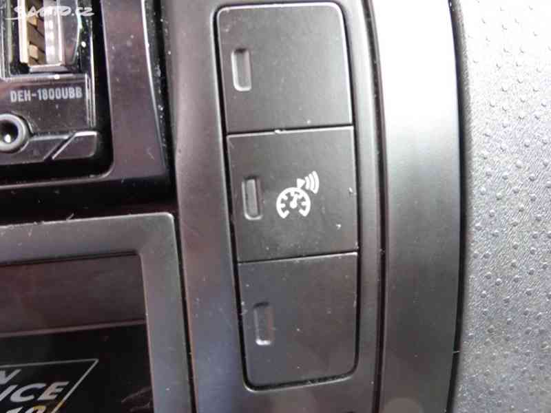 Citroen C3 1.1i r.v.2009 2.Maj.serv.kníž.ČR STK:4/2027 - foto 14