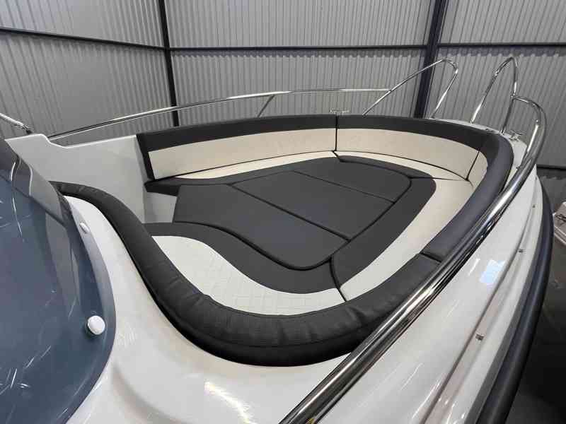 Nový motorový člun Giant 475 Sport+MOTOR - foto 11