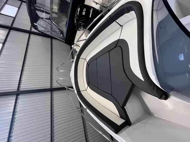 Nový motorový člun Giant 475 Sport+MOTOR - foto 12