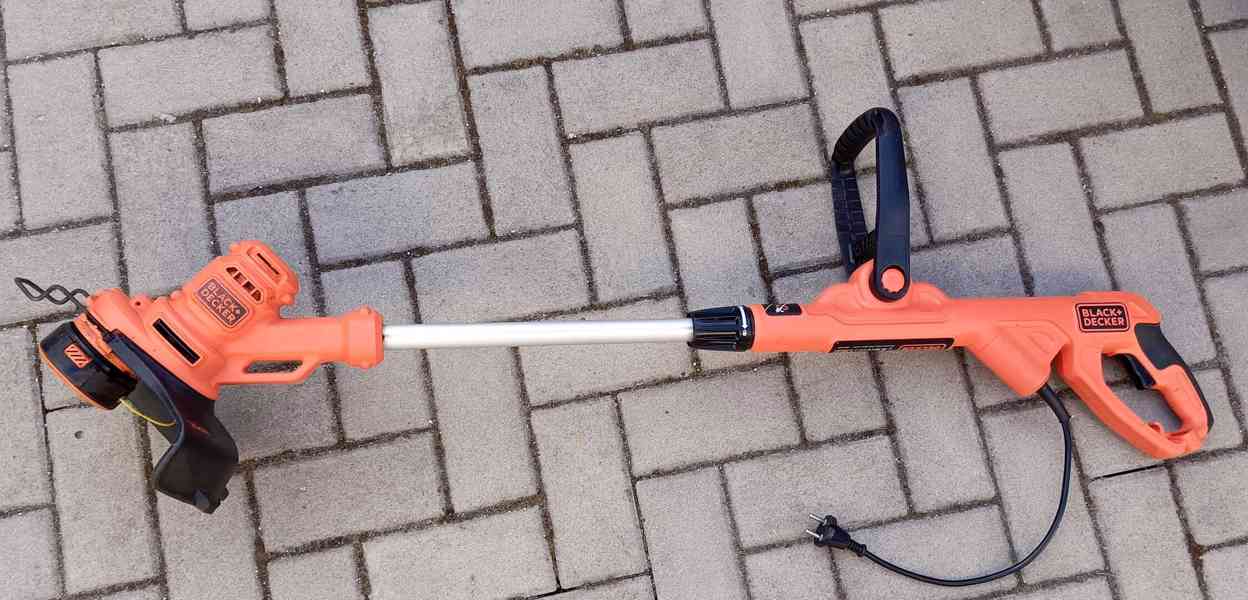 Elektrický vyžínač Black+Decker BESTA525 (450 W)