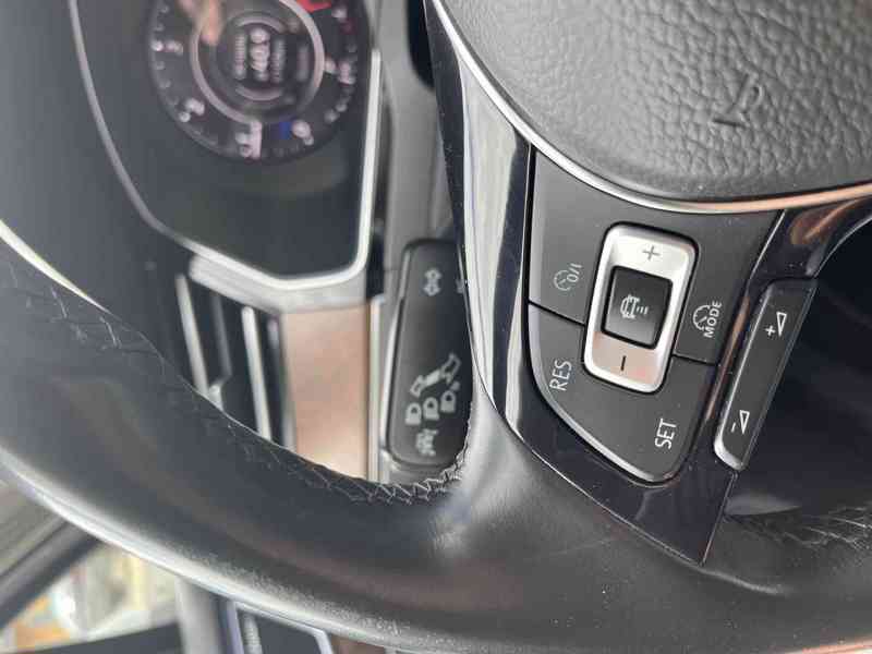 VW Passat Variant 2.0 Tdi Highline - foto 24