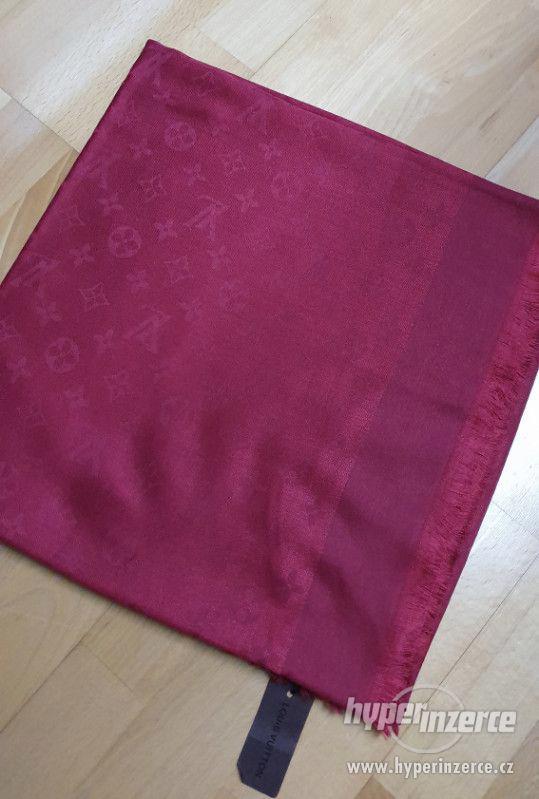 Rudý šátek LV Louis Vuitton - foto 2