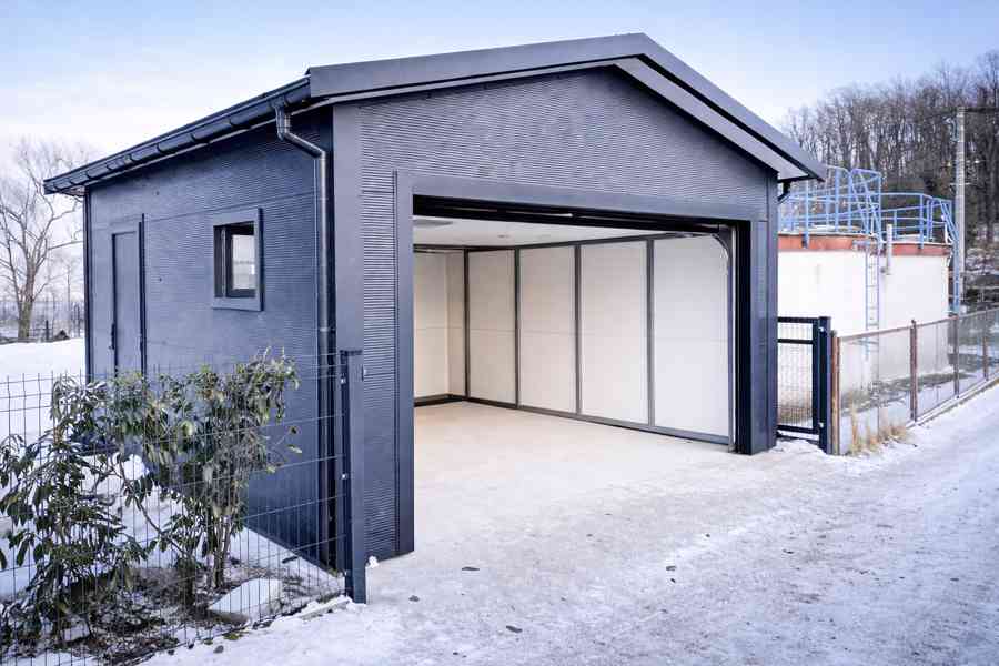 Zateplená garáž 4,5 x 5,5 m - foto 2