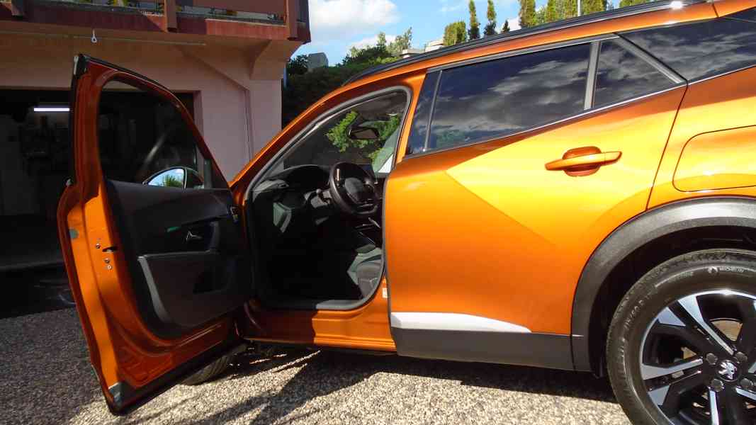 PEUGEOT 2008 Allure 1.5 BlueHDi 81Kw - foto 63