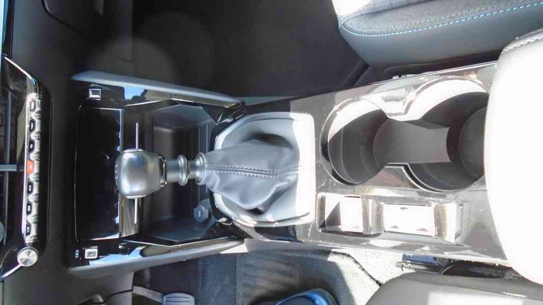 PEUGEOT 2008 Allure 1.5 BlueHDi 81Kw - foto 51