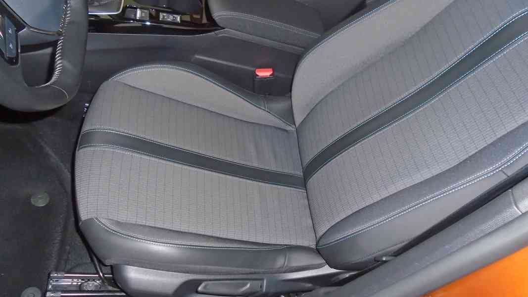 PEUGEOT 2008 Allure 1.5 BlueHDi 81Kw - foto 47